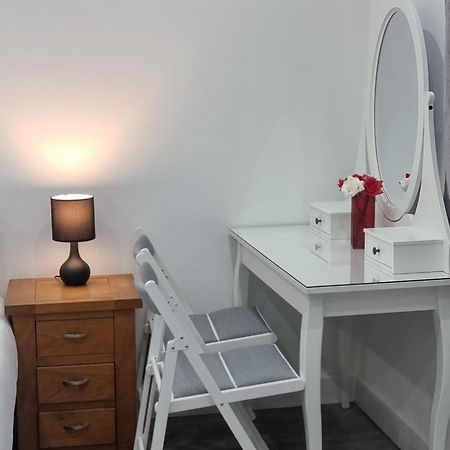 Brand New Studios In Гарроу Екстер'єр фото