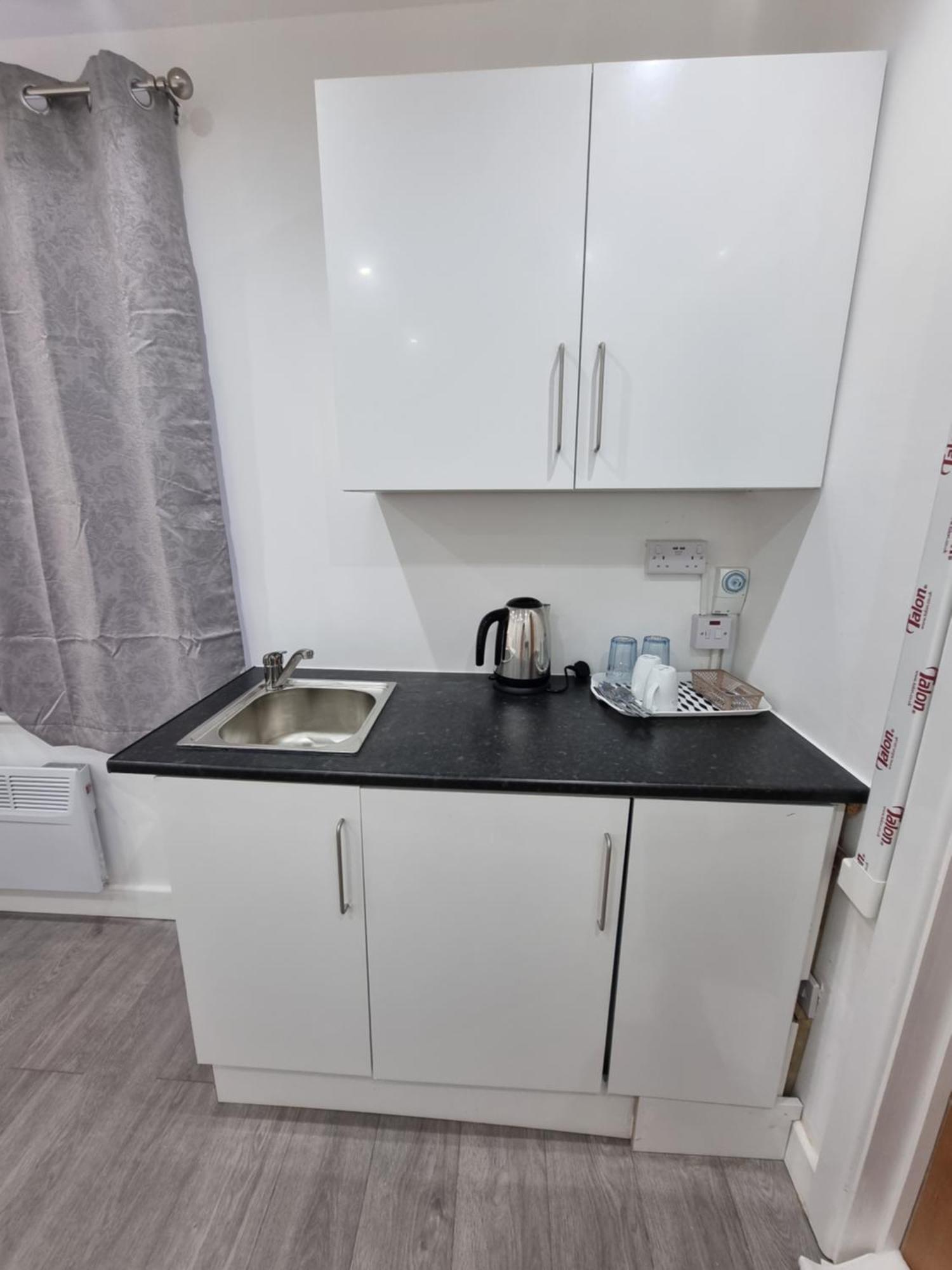 Brand New Studios In Гарроу Екстер'єр фото