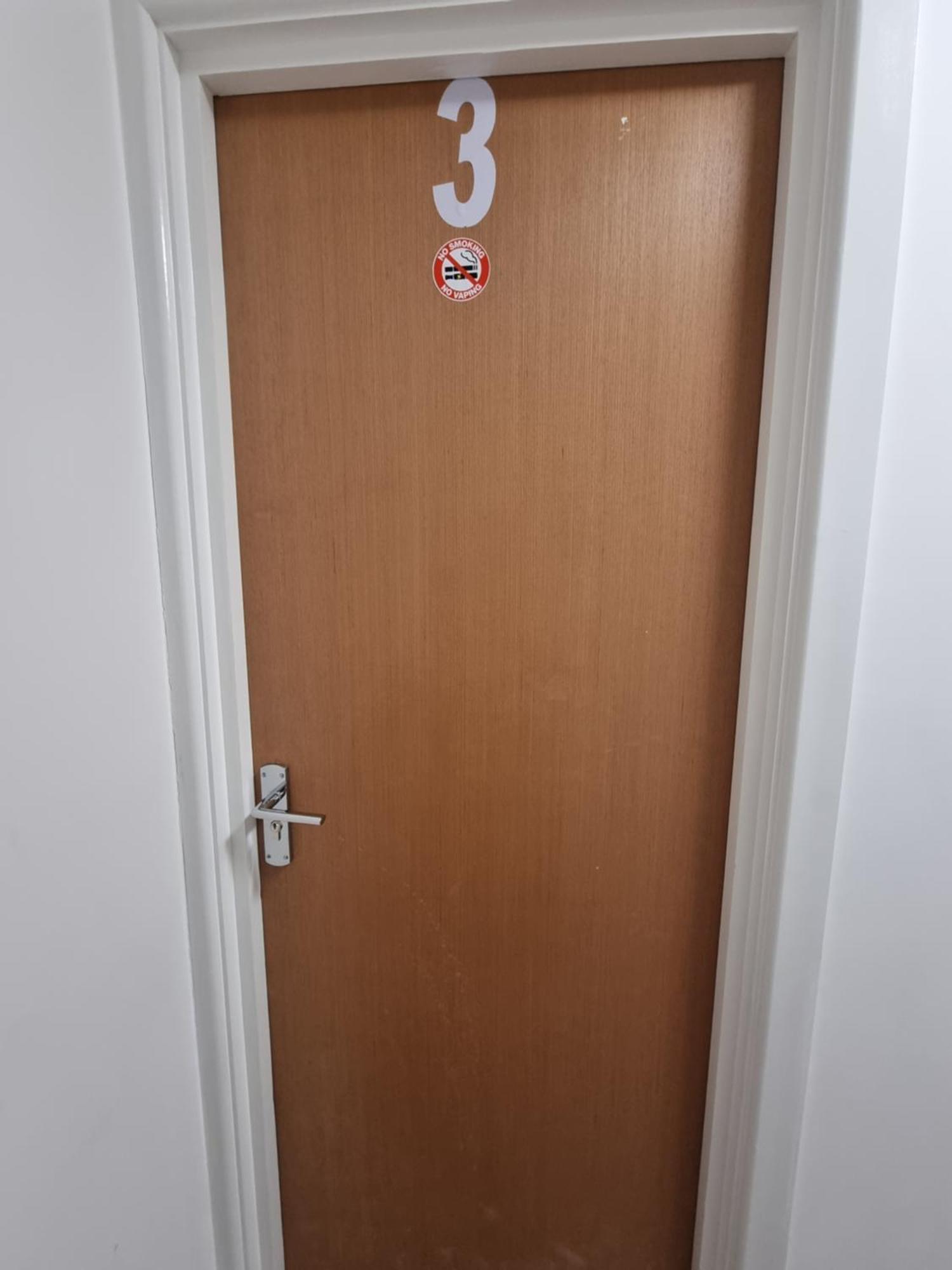 Brand New Studios In Гарроу Екстер'єр фото