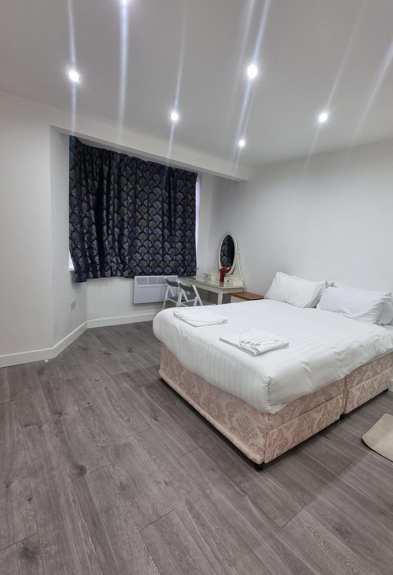 Brand New Studios In Гарроу Екстер'єр фото
