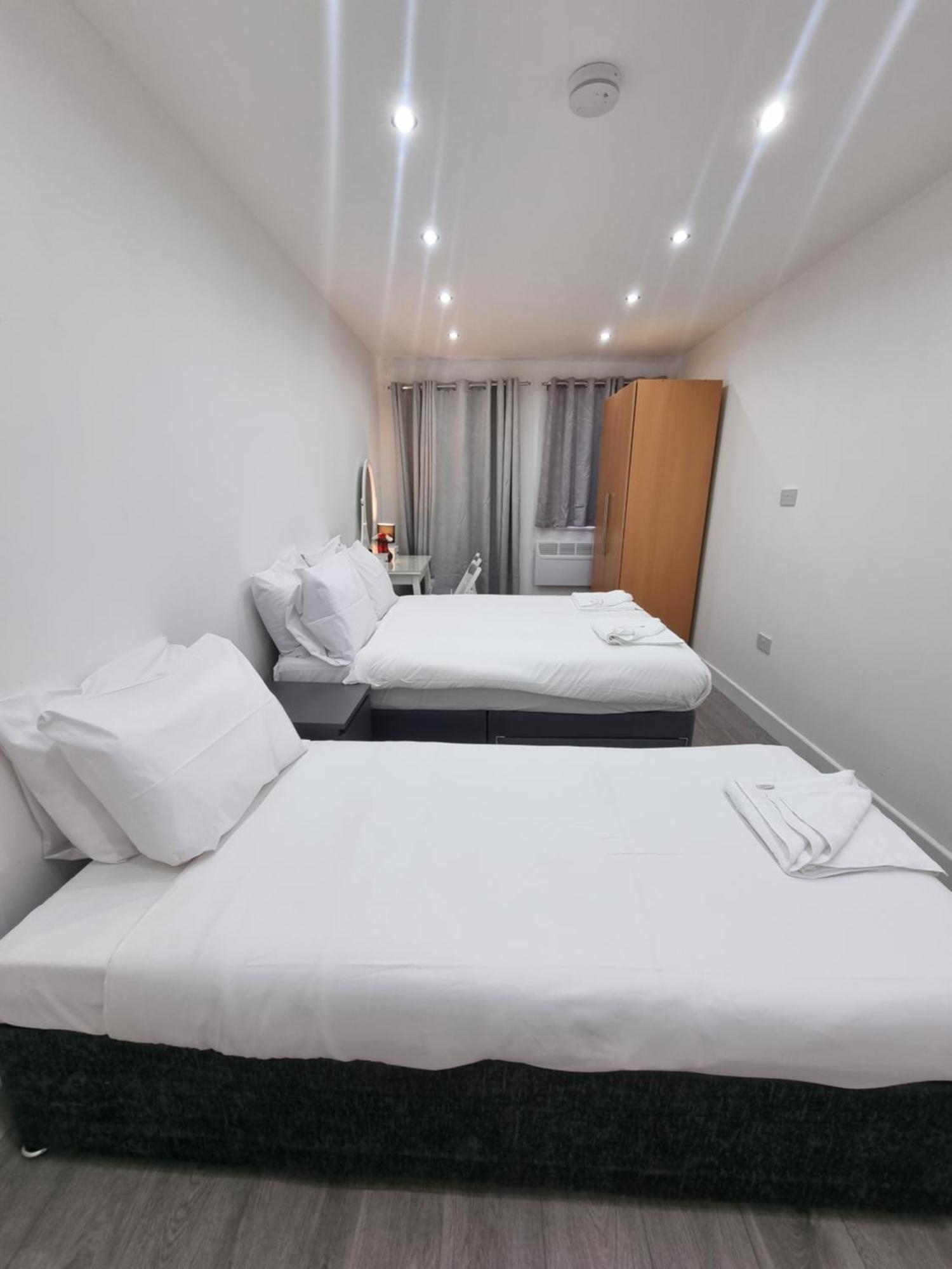 Brand New Studios In Гарроу Екстер'єр фото