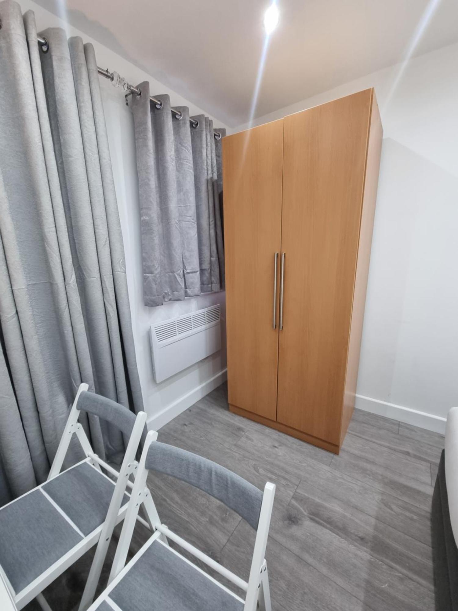 Brand New Studios In Гарроу Екстер'єр фото