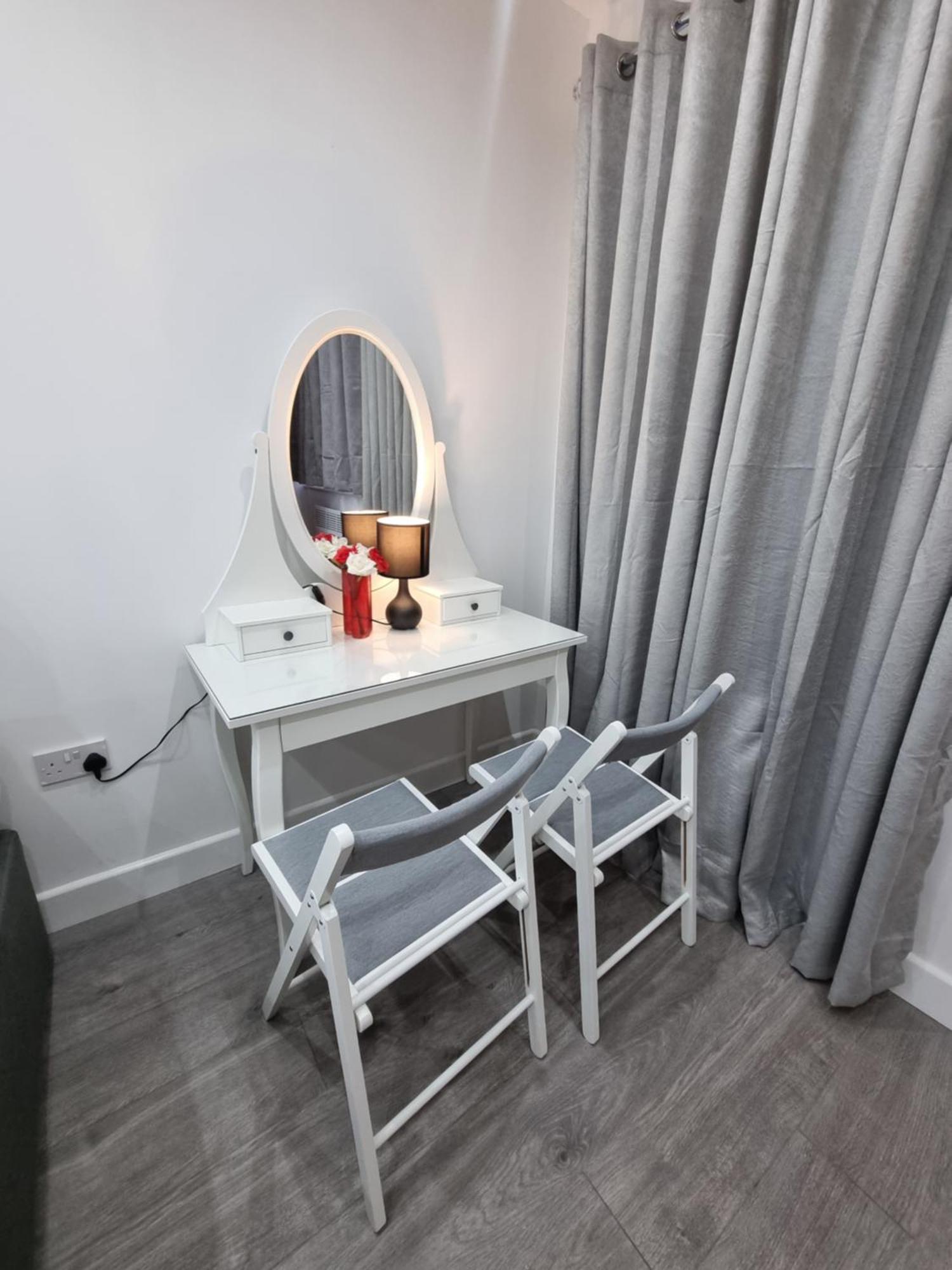 Brand New Studios In Гарроу Екстер'єр фото