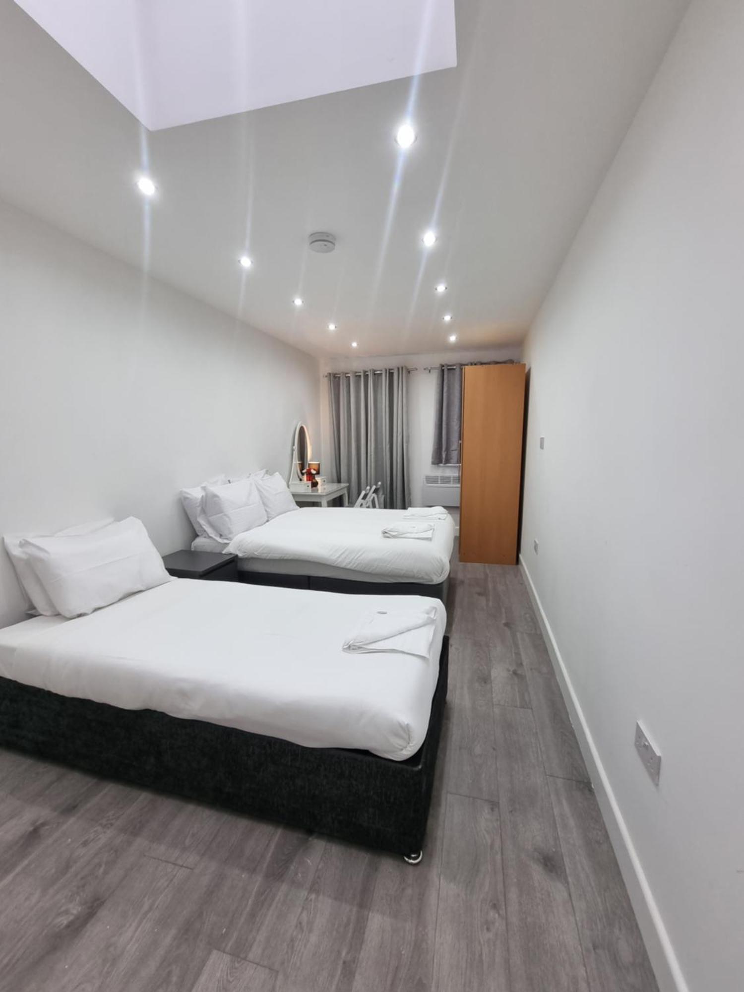 Brand New Studios In Гарроу Екстер'єр фото