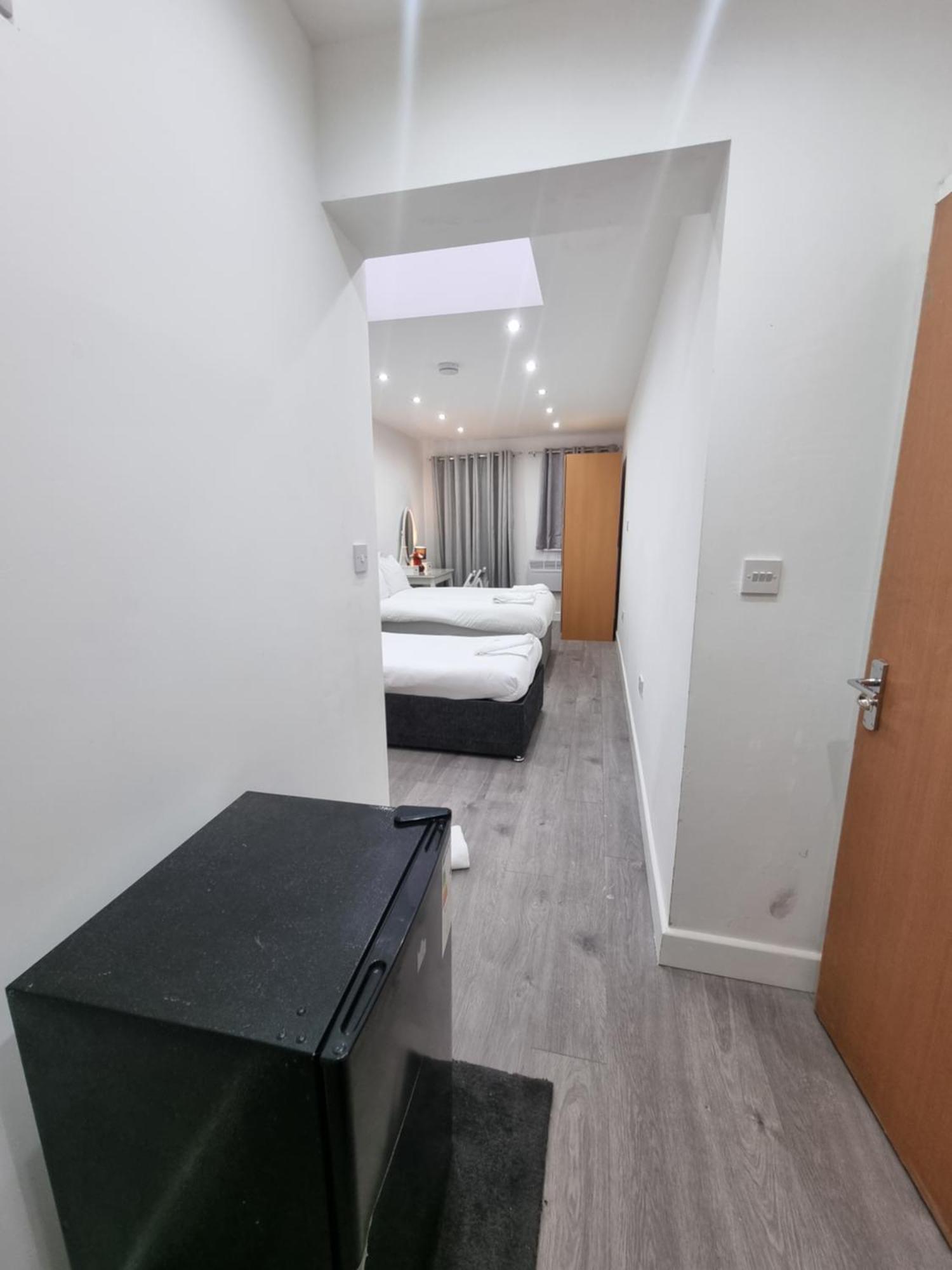 Brand New Studios In Гарроу Екстер'єр фото