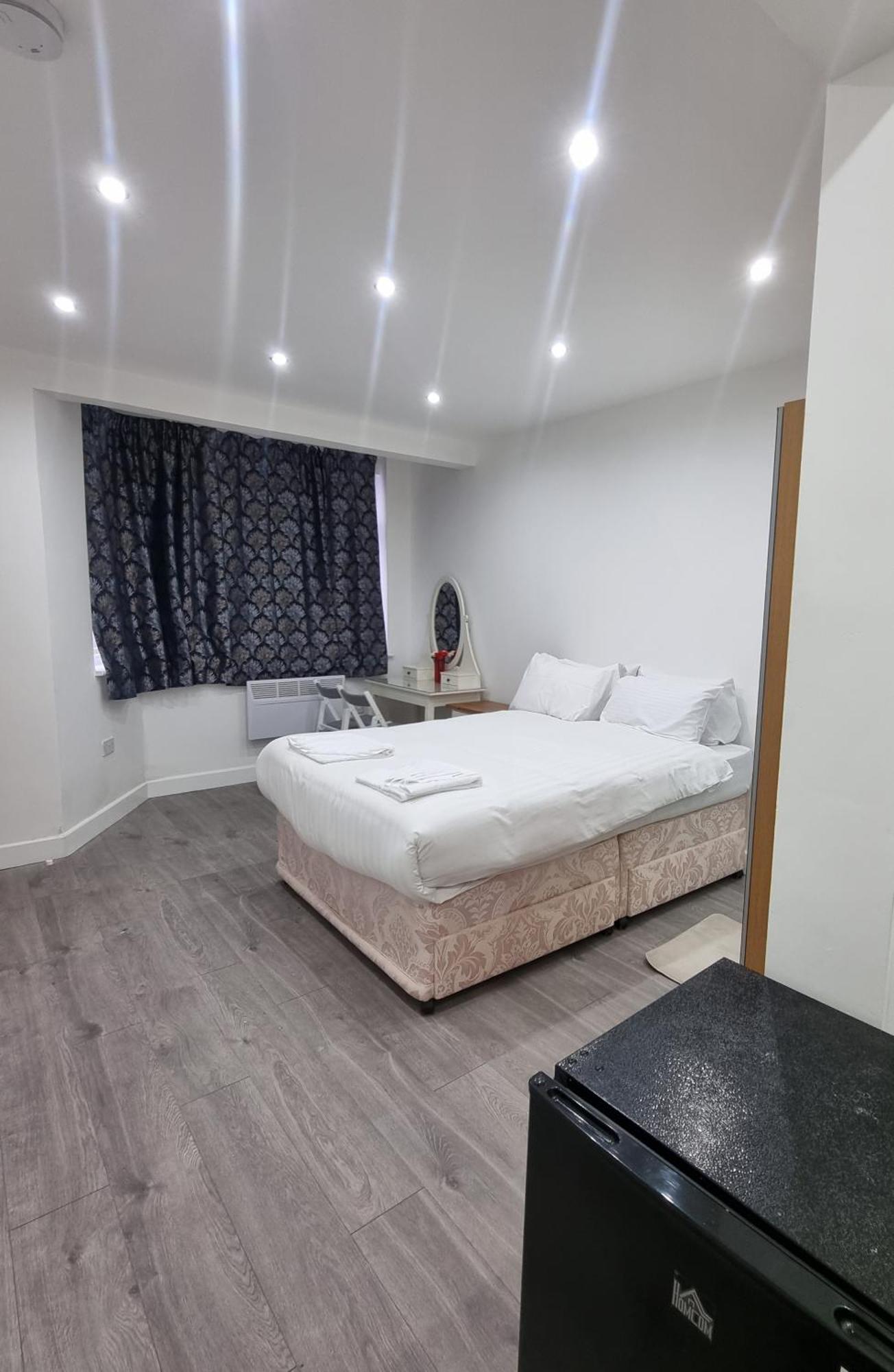 Brand New Studios In Гарроу Екстер'єр фото