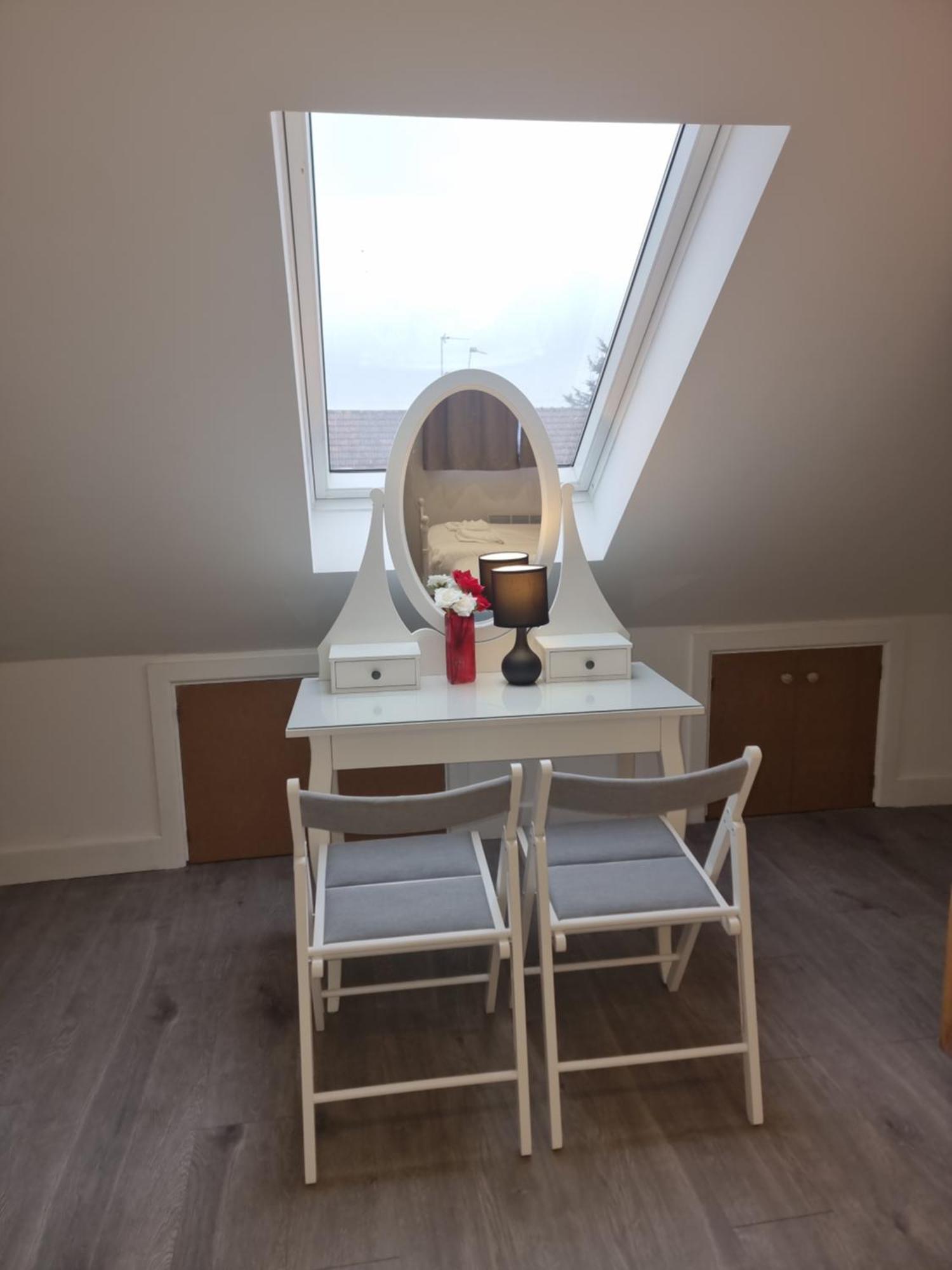 Brand New Studios In Гарроу Екстер'єр фото