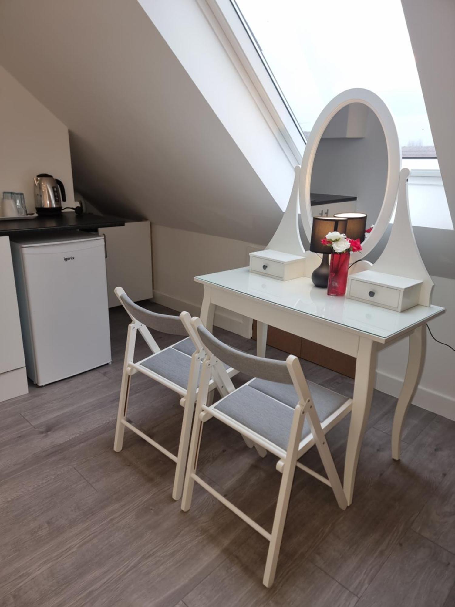 Brand New Studios In Гарроу Екстер'єр фото