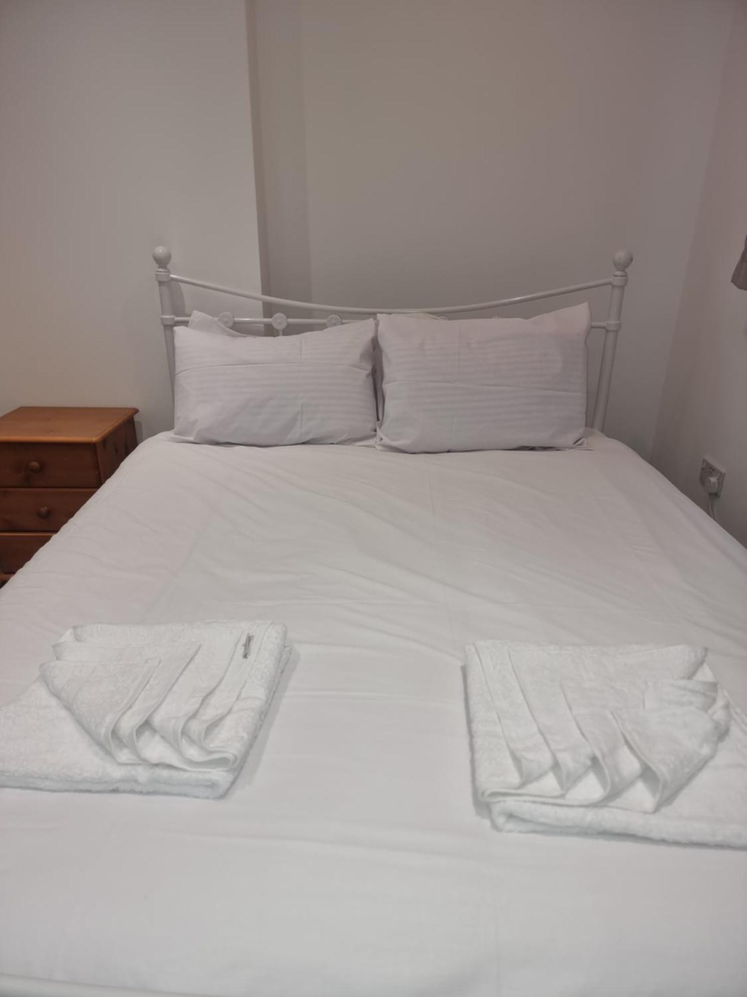 Brand New Studios In Гарроу Екстер'єр фото