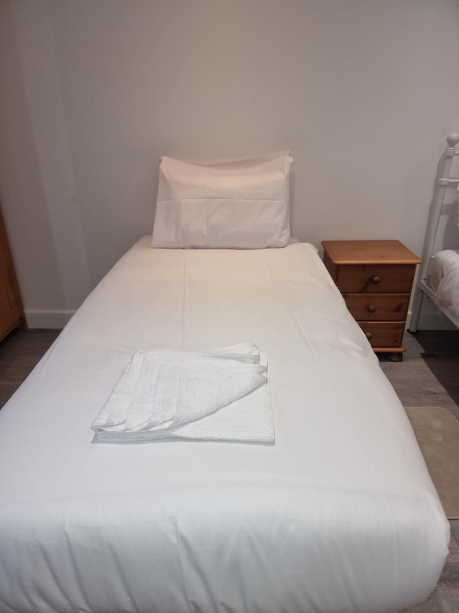 Brand New Studios In Гарроу Екстер'єр фото